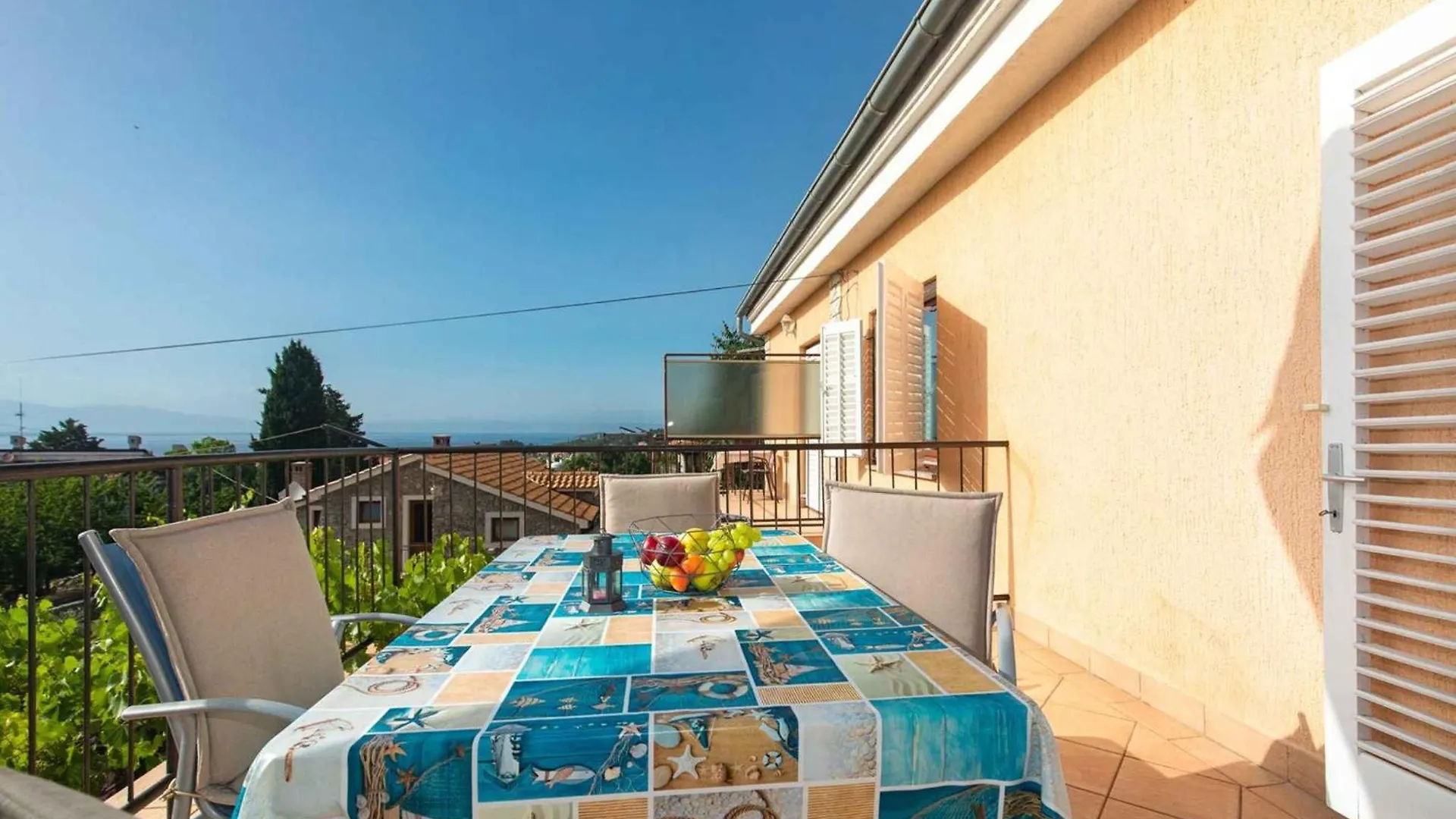 Apartments In Malinska/Insel Krk 12771