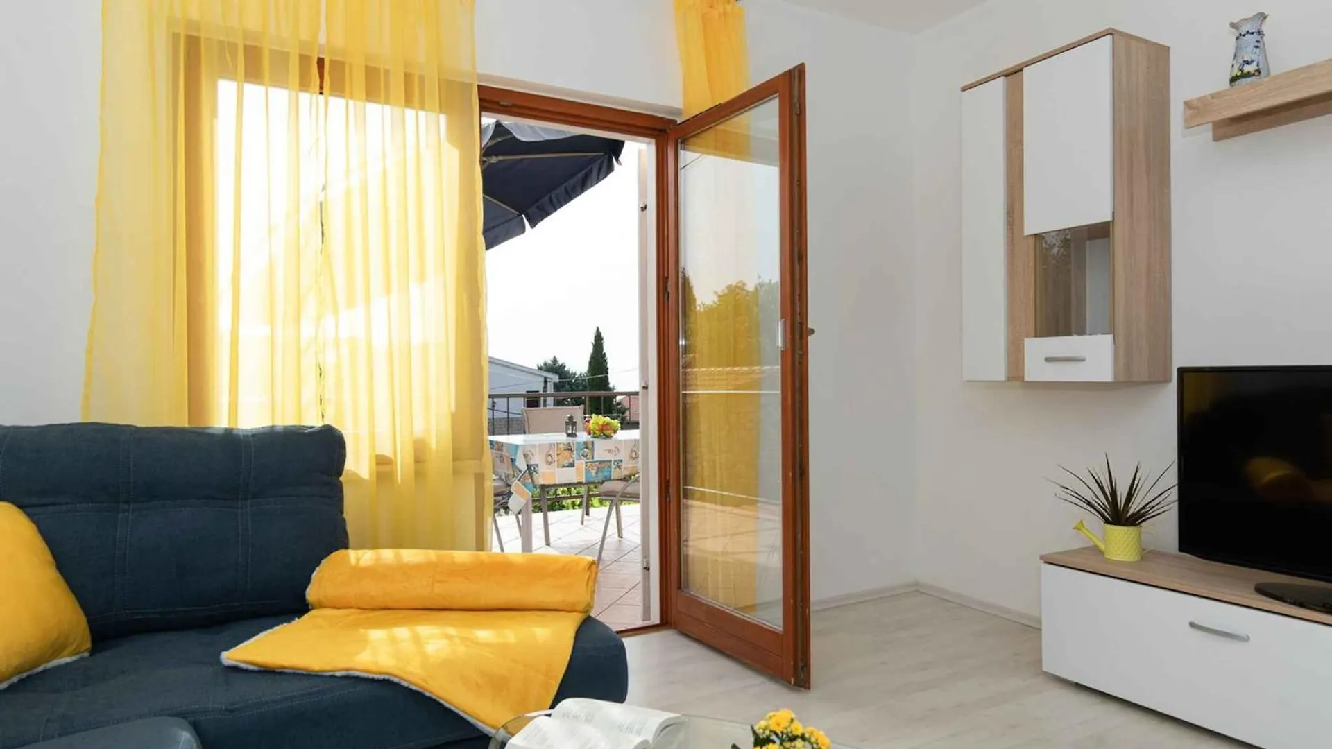 Apartments In Malinska/Insel Krk 12771  Malinska