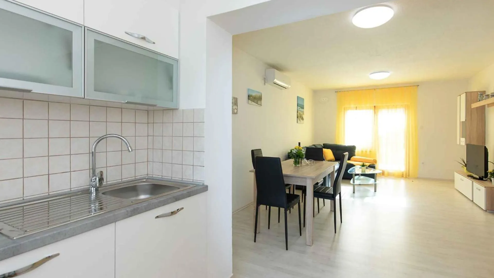 Apartments In Malinska/Insel Krk 12771